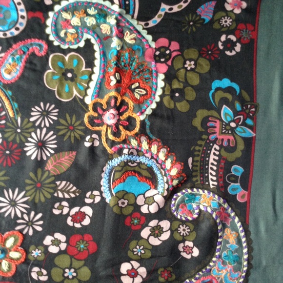 New- Black/Multicoloured Screen Print Stroll-Scarf - Picture 4 of 4